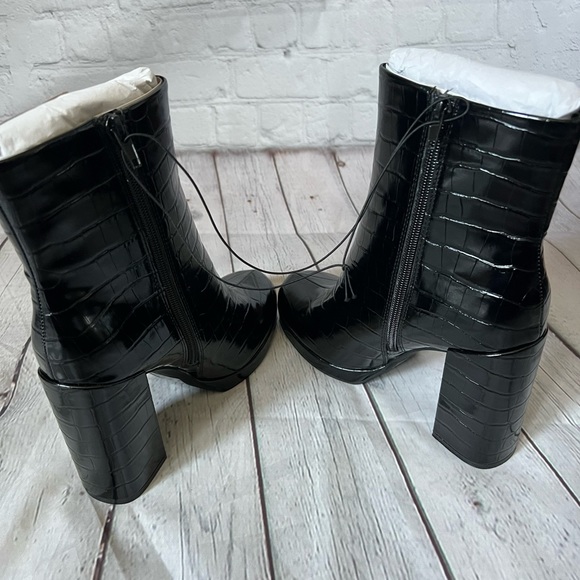 Rachel Zoe New Maya Platform Crocodile Embossed In Boots NWOT - Picture 3 of 9